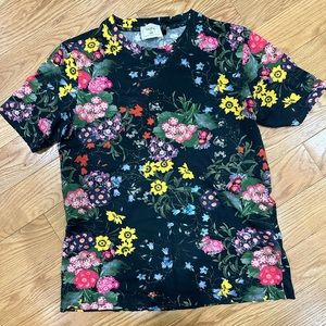 Erdem and H&M Designer Collaboration. T-shirt in a very good condition, Size S.